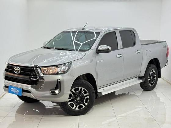 TOYOTA HILUX 2.8 D-4D TURBO DIESEL CD SRV 4X4 AUTOMÁTICO